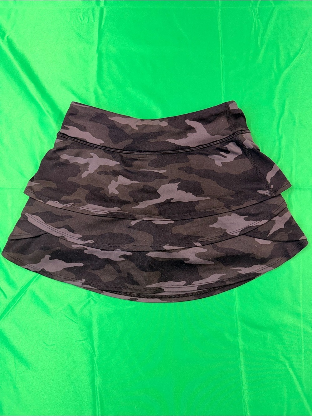 Athleta Black & Gray Camo Tiered Swing Skort